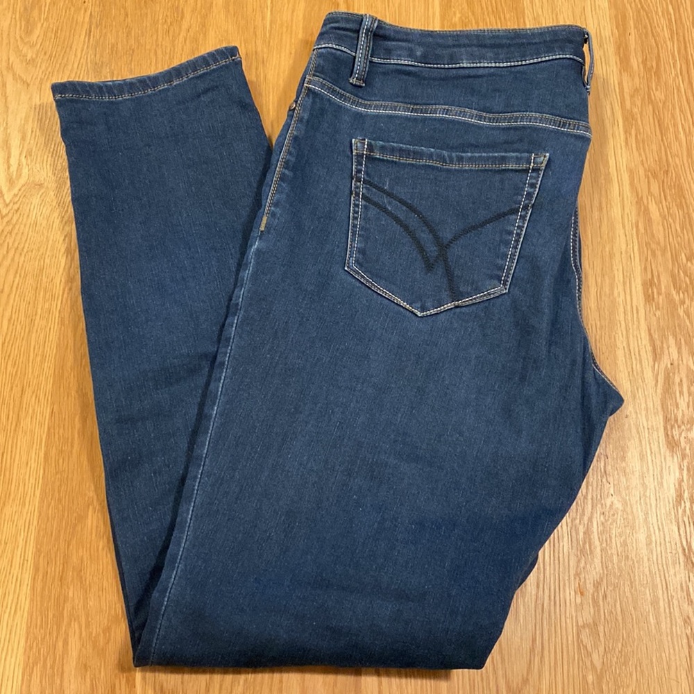 William Rast Mid Rise Jeans - Picture 4 of 5